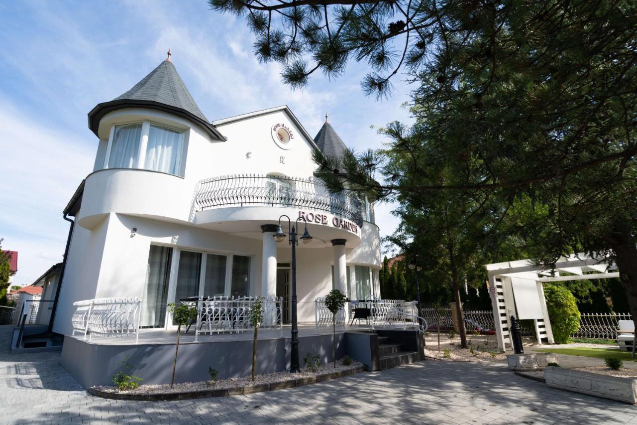 Villa Rose Garden Nyíregyháza Exterior foto